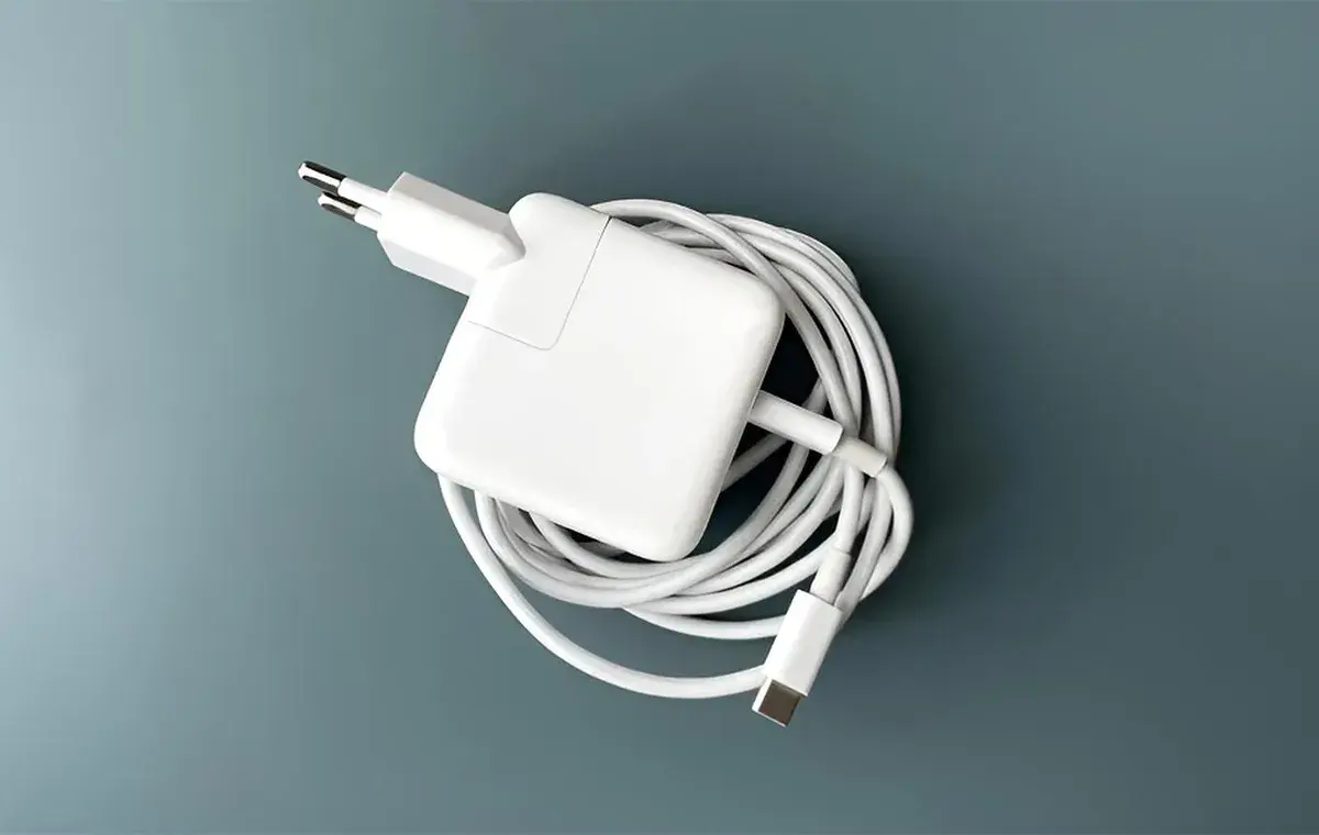 آیا می‌توان از شارژر USB C لپ‌تاپ برای گوشی استفاده کرد؟